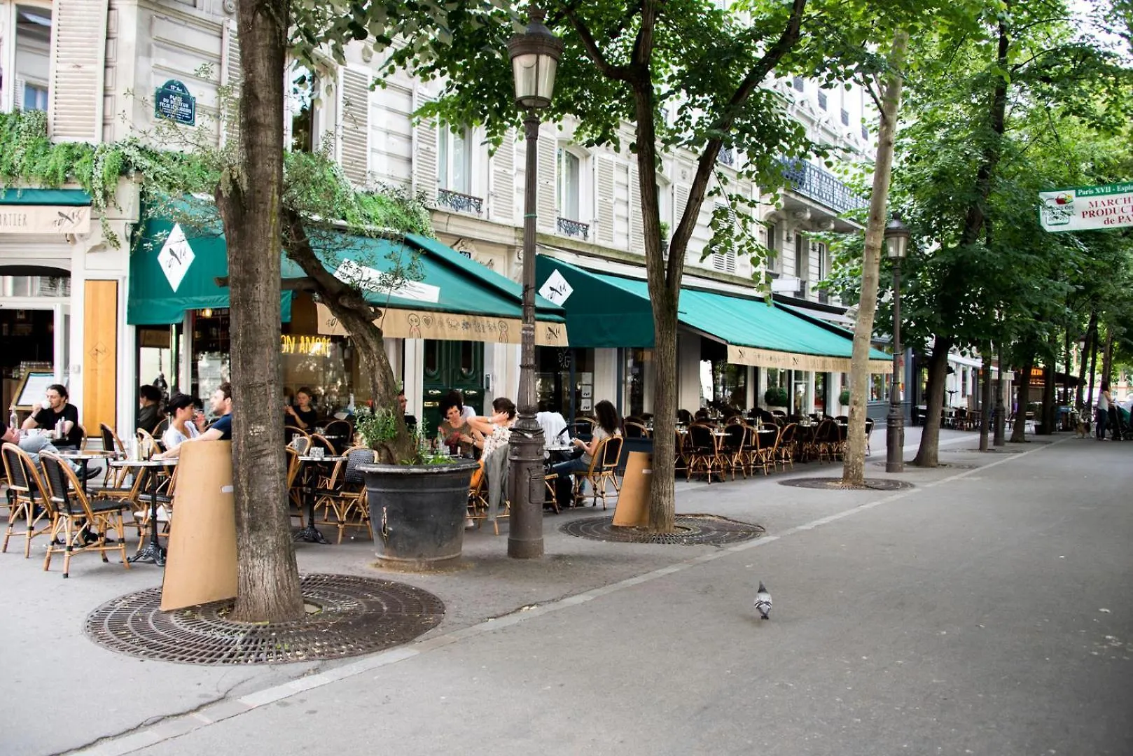 파리 Veeve - Light & Luxe In Les Batignolles 아파트