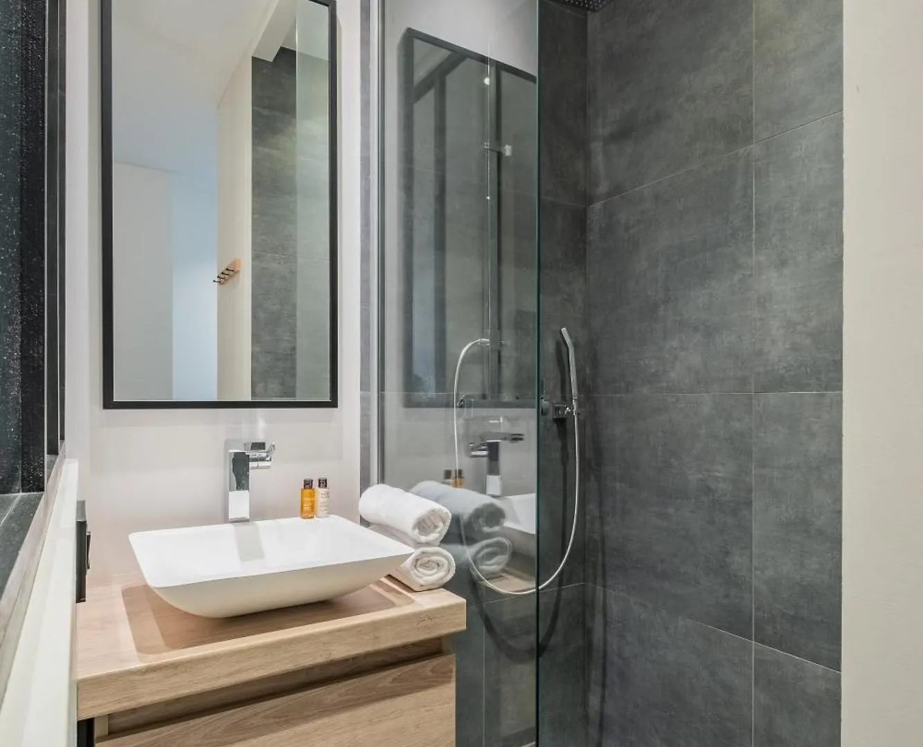 파리 Veeve - Light & Luxe In Les Batignolles 아파트