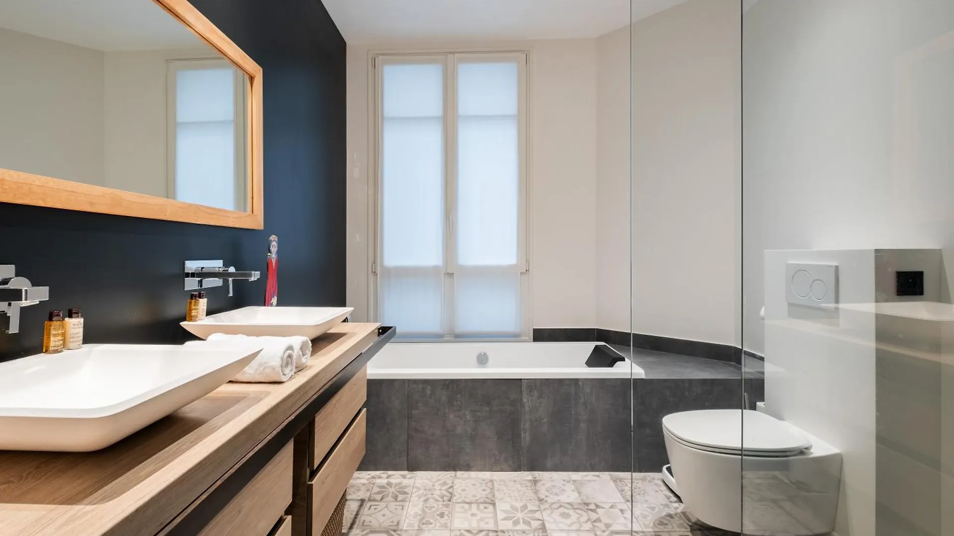 파리 Veeve - Light & Luxe In Les Batignolles 아파트