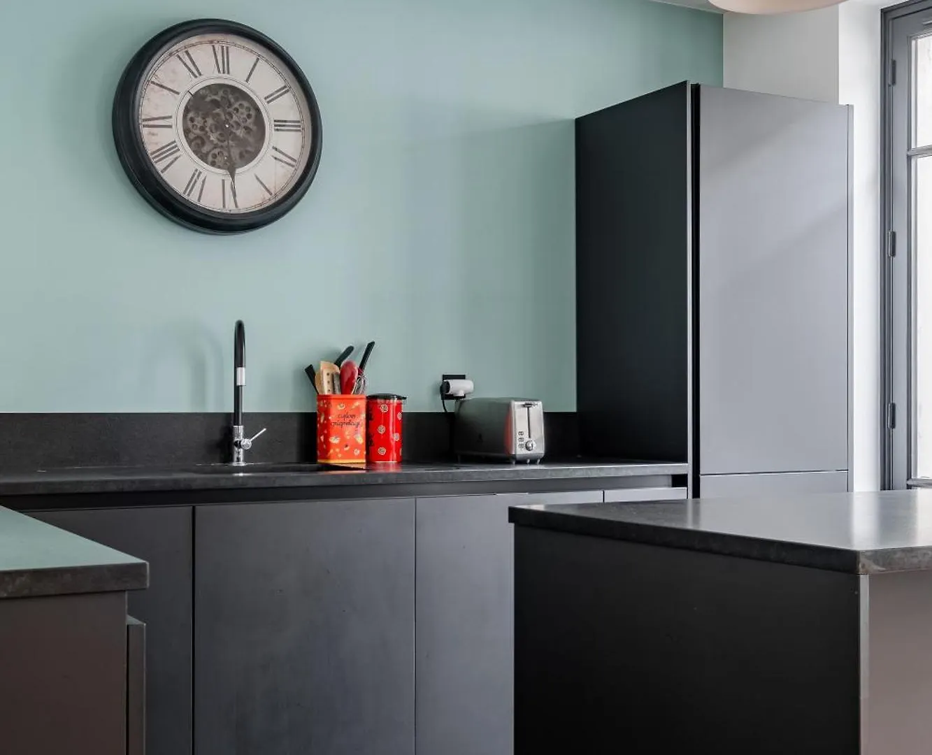 Veeve - Light & Luxe In Les Batignolles Apartment Paris France
